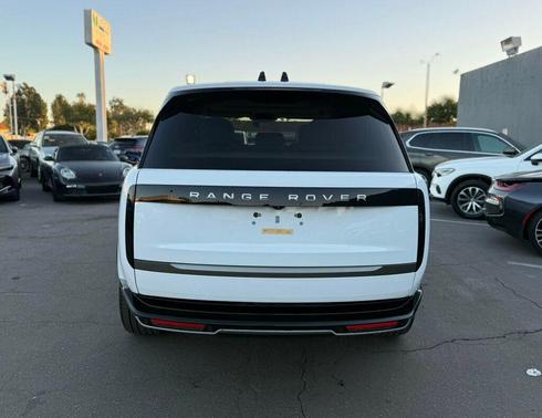 2025 Land Rover Range Rover P530 SE