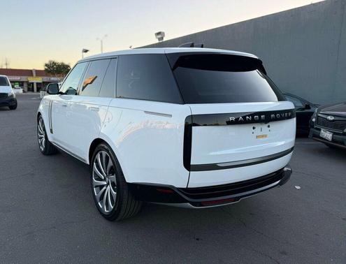 2025 Land Rover Range Rover P530 SE
