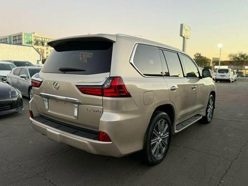 2016 Lexus LX 570 Base