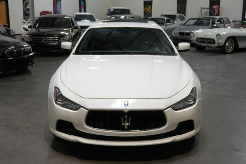 Bianco 2014 Maserati Ghibli Base