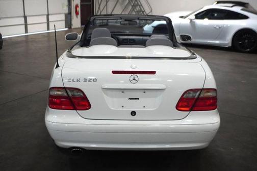2002 Mercedes-Benz CLK-Class 320 Cabriolet