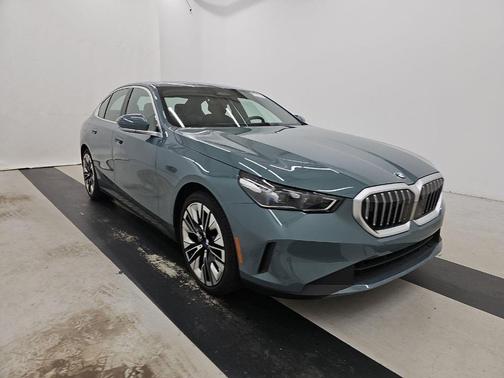 2025 BMW 530 i