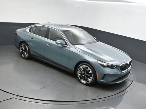 2025 BMW 530 i