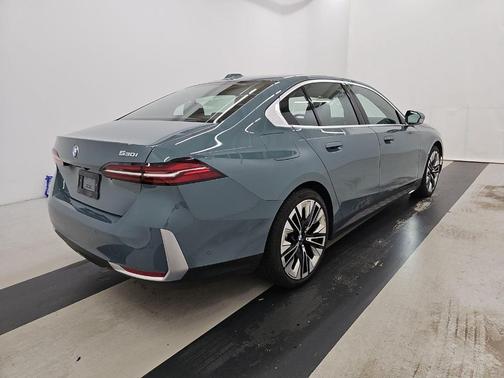 2025 BMW 530 i