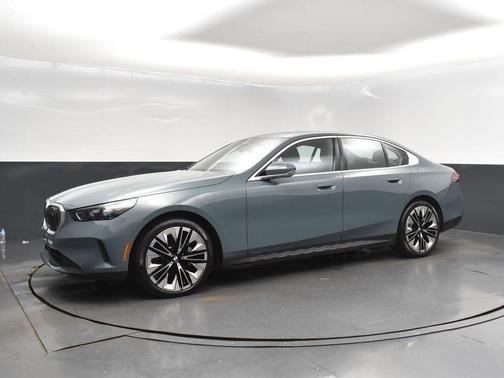 2025 BMW 530 i