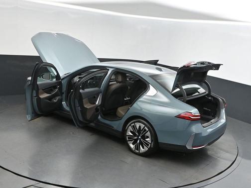 2025 BMW 530 i