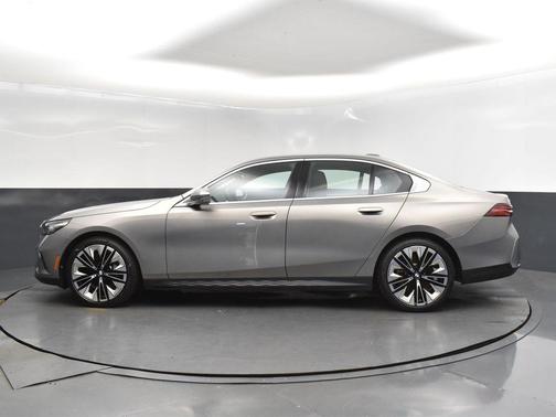 2025 BMW 530 i xDrive