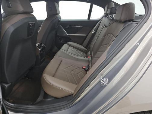 2025 BMW 530 i xDrive