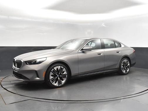 2025 BMW 530 i xDrive