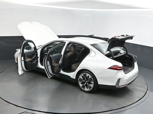 2024 BMW 540 i xDrive