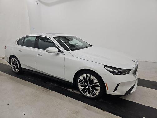 2024 BMW 540 i xDrive