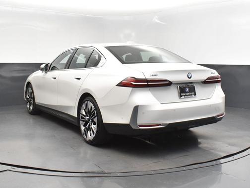 2024 BMW 540 i xDrive