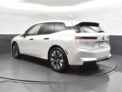 2026 BMW iX xDrive45