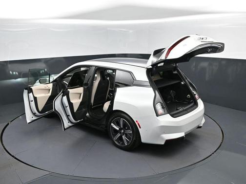 Mineral White Metallic 2026 BMW iX xDrive45