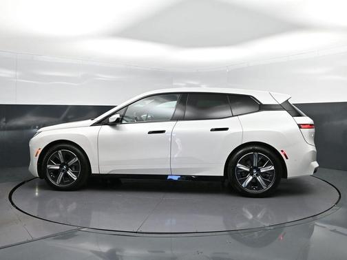 Mineral White Metallic 2026 BMW iX xDrive45