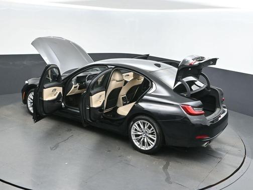 2023 BMW 330 i xDrive