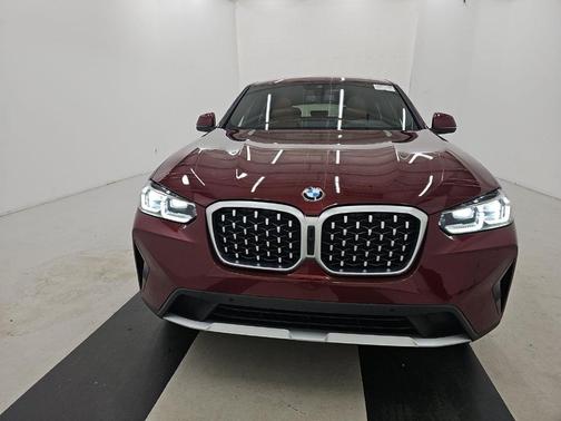 2025 BMW X4 xDrive30i