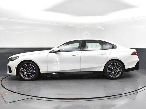2025 BMW 530 i