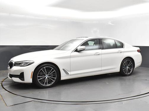 2022 BMW 530 i