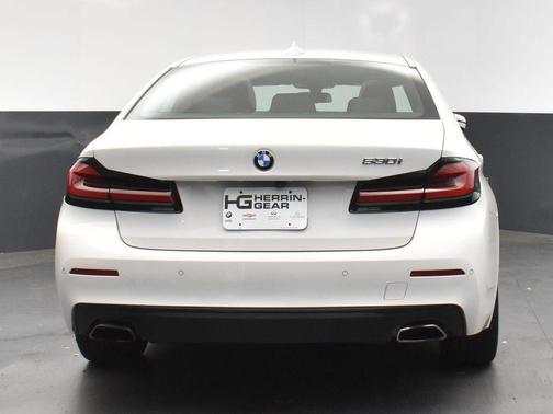2022 BMW 530 i