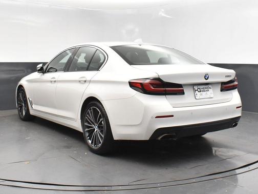 2022 BMW 530 i