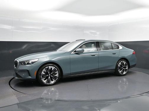 2025 BMW 540 i xDrive