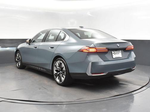 2024 BMW 530 i