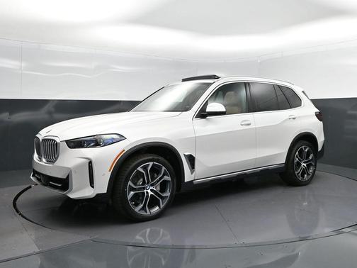 Mineral White Metallic 2026 BMW X5 sDrive40i