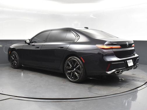 2023 BMW 760 760i xDrive