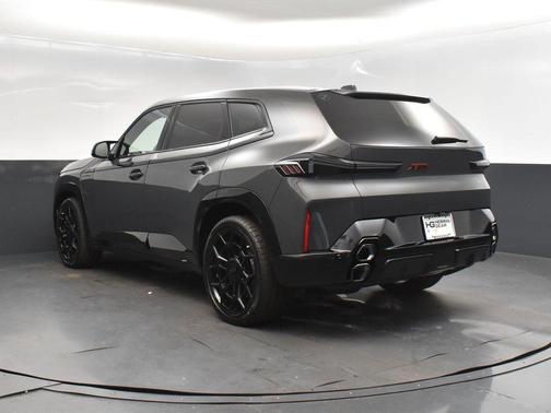 Dravit Gray Metallic 2026 BMW XM LABEL