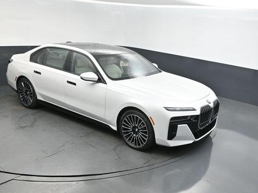 2026 BMW 760 760i xDrive