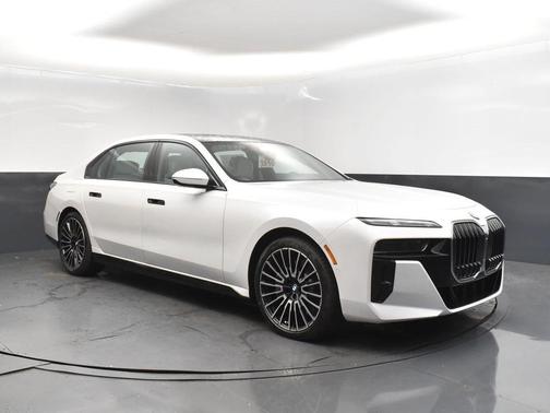 2026 BMW 760 760i xDrive