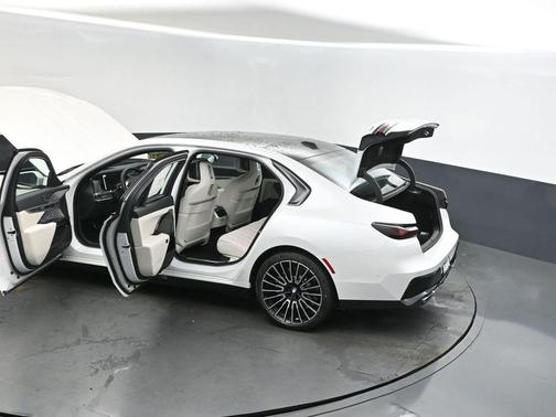 2026 BMW 760 760i xDrive