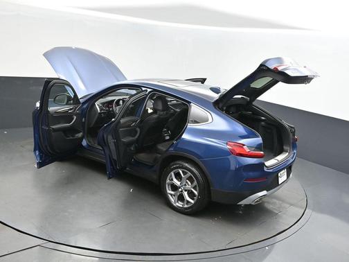 2025 BMW X4 xDrive30i