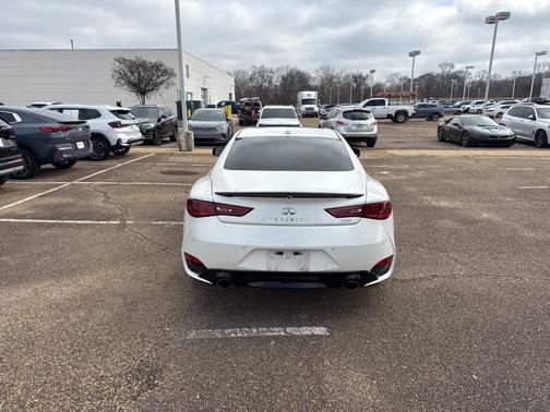 2022 INFINITI Q60 LUXE