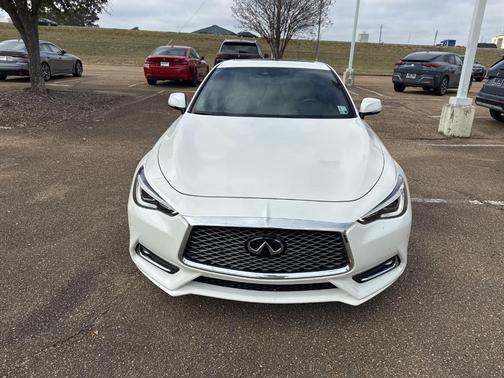 2022 INFINITI Q60 LUXE