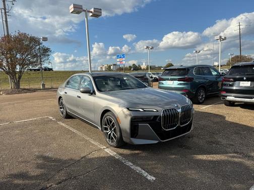 2023 BMW 760 760i xDrive