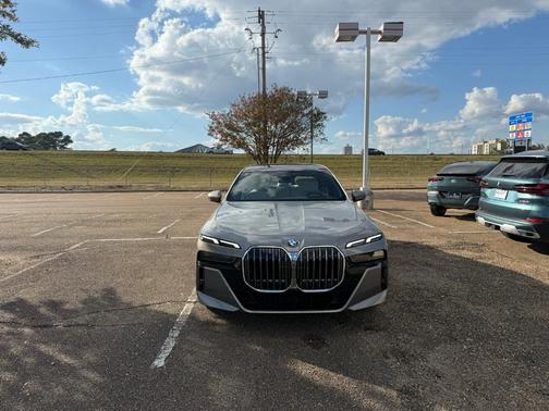 2023 BMW 760 760i xDrive