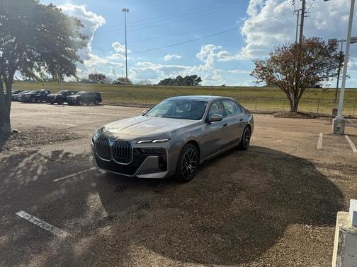 2023 BMW 760 760i xDrive