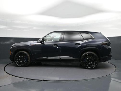 Carbon Black Metallic 2026 BMW XM LABEL