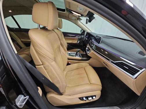 2022 BMW 750 i xDrive