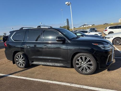 2021 Lexus LX 570 Two-Row