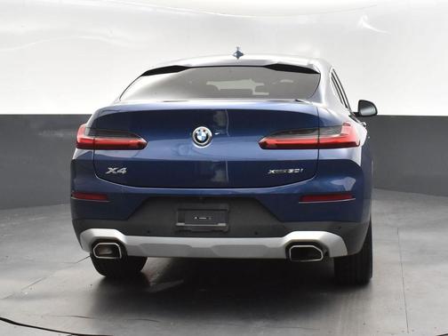 2024 BMW X4 xDrive30i