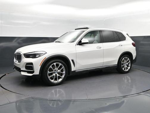 Mineral White Metallic 2023 BMW X5 sDrive40i