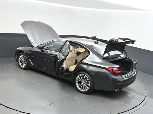 2022 BMW 540 i