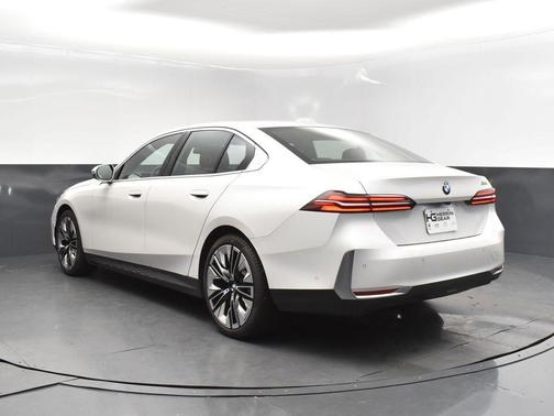 2024 BMW 530 i