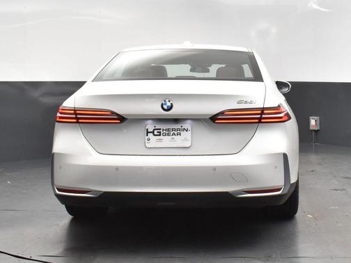 2024 BMW 530 i