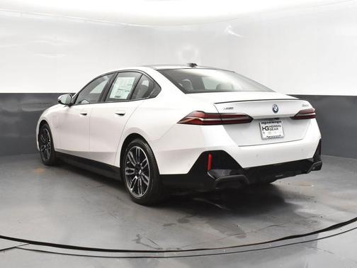 2026 BMW 550e xDrive