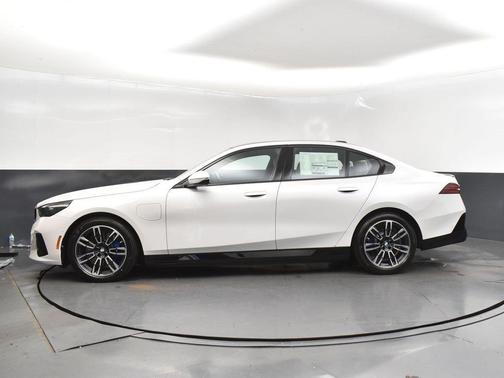 2026 BMW 550e xDrive