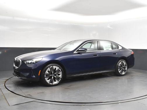 Tanzanite Blue II Metallic 2026 BMW 530 i